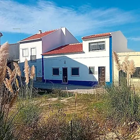 Hotel Near The Peniche - Casa Dos Avos Atouguia Da Baleia