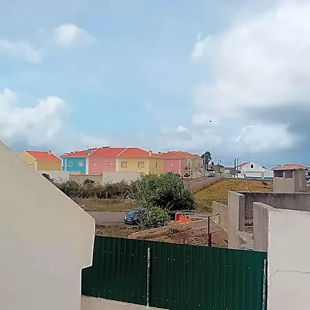Near The Peniche - Casa Dos Avos Hotel Atouguia Da Baleia